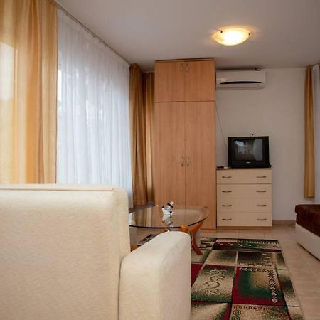 Convenient 1-Bedroom Flat Next To Harmanite Beach Созополь Экстерьер фото