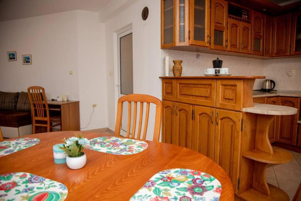 Convenient 1-Bedroom Flat Next To Harmanite Beach Созополь Экстерьер фото