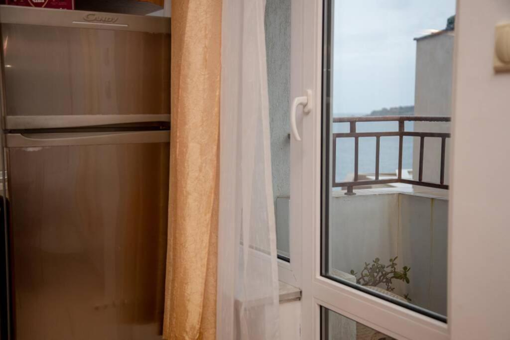 Convenient 1-Bedroom Flat Next To Harmanite Beach Созополь Экстерьер фото